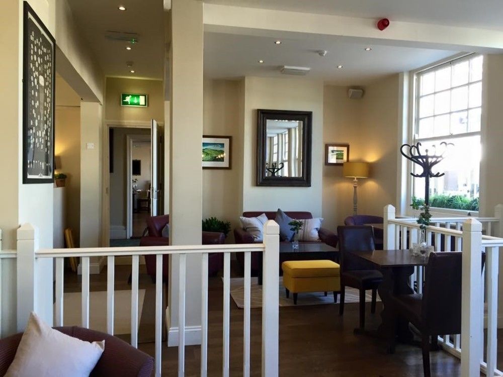 Oyo White Horse Hotel Storrington المظهر الخارجي الصورة