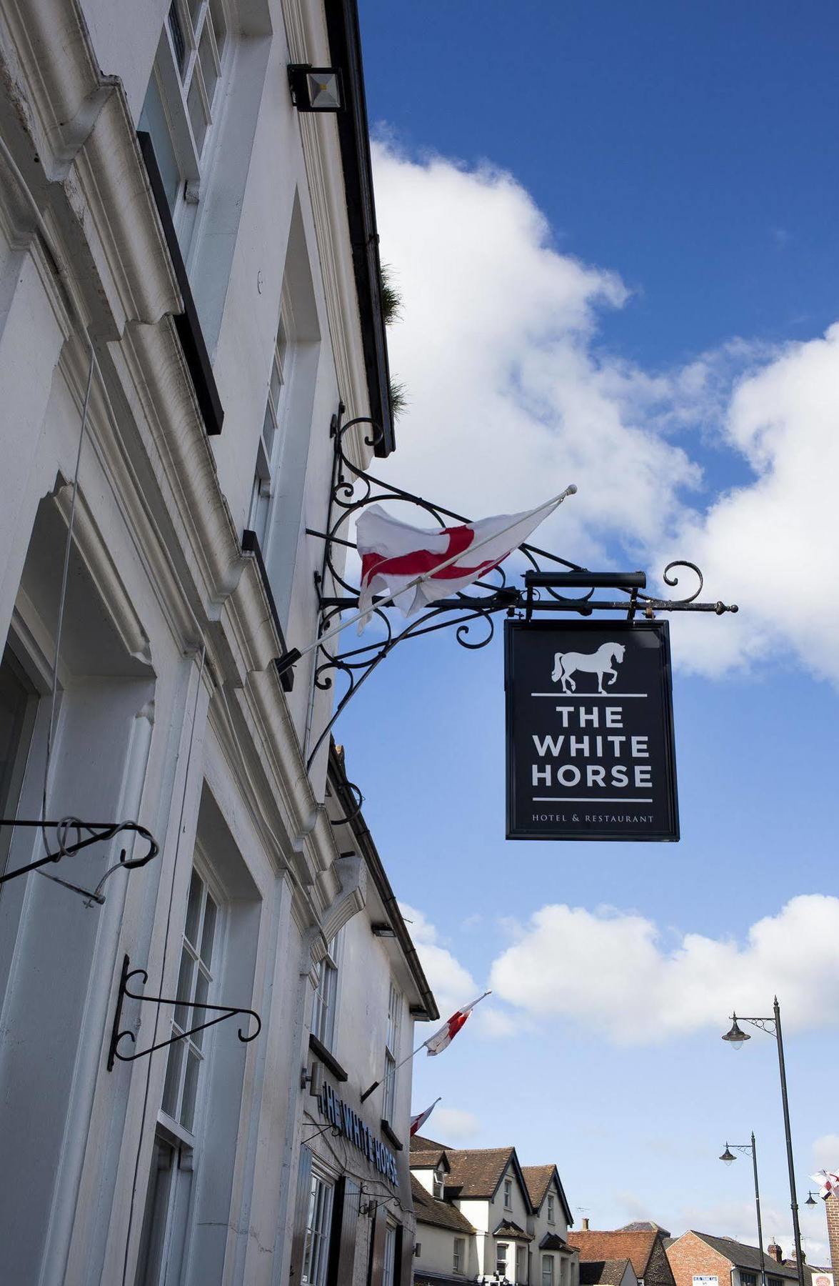 Oyo White Horse Hotel Storrington المظهر الخارجي الصورة